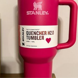 Stanley 40 oz Pink Valentines Day Exclusive